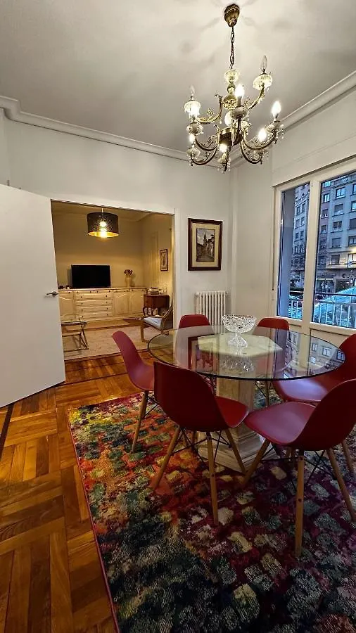 Fantástico apartamento en el centro de Bilbau 0*,  Espanha